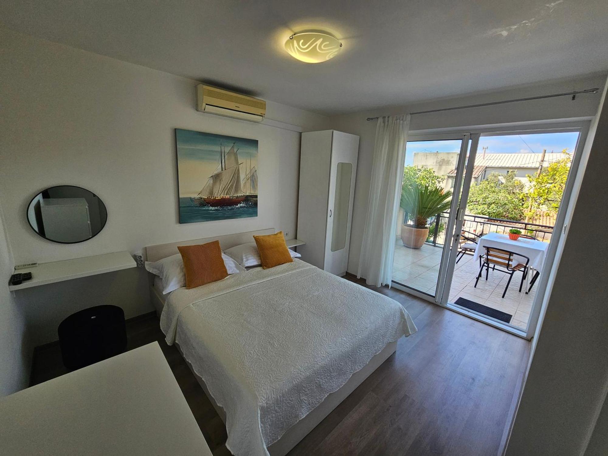 Apartmani Matija Макарска Экстерьер фото