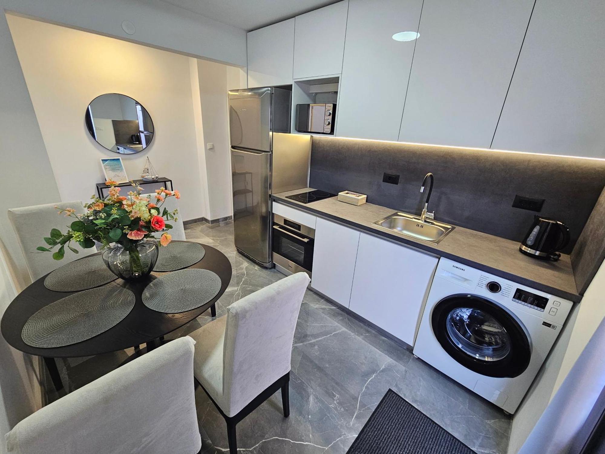 Apartmani Matija Макарска Экстерьер фото